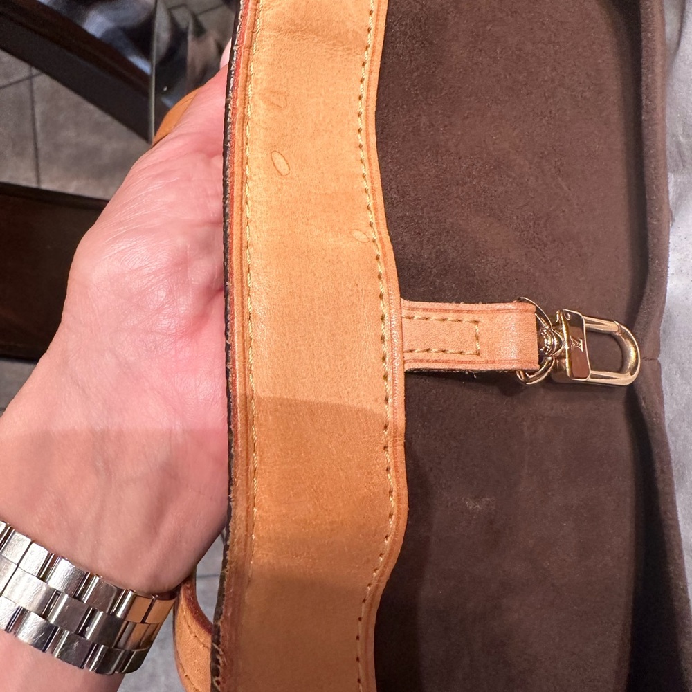 Louis Vuitton Wilshire MM Monogram tote - Picture 9 of 16